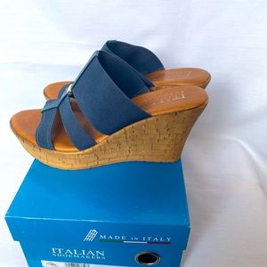 Italian Shoemakers Vali Wedge Sandal, size 8 1/2